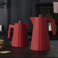 photo Alessi - Plissè - Electric kettle in thermoplastic resin - 2400 W - 170 cl - Red 2